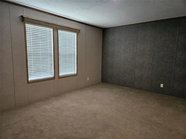 218 Waco ST, Mcdade, TX 78650