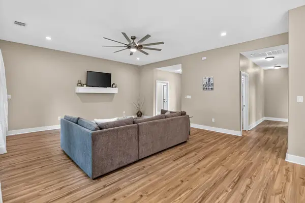 106 Kaapahu DR, Bastrop, TX 78602