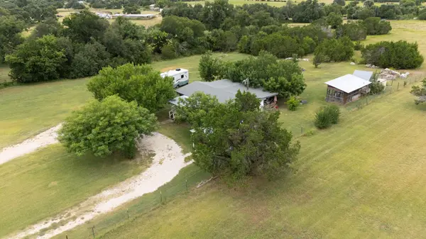 706 Phillip LN, Liberty Hill, TX 78642