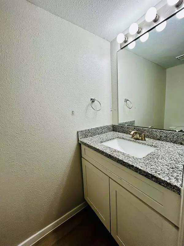 1818 River Crossing CIR #C, Austin, TX 78741