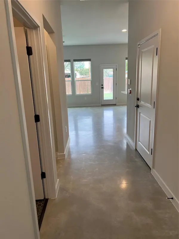 1302 Limelight LN #26, Pflugerville, TX 78660
