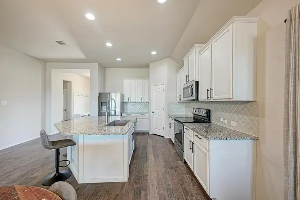 136 Finley ST, Hutto, TX 78634