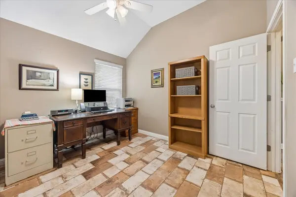 230 Middle Creek CRK, Buda, TX 78610
