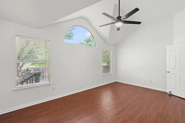 2002 Mimosa TRL, Round Rock, TX 78664