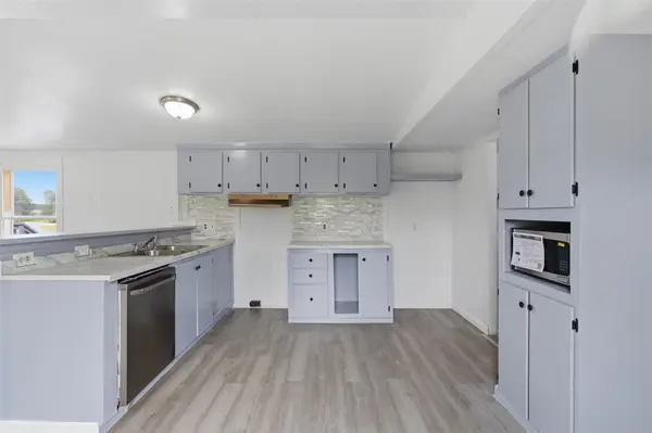 376 Rae LN, Jarrell, TX 76537
