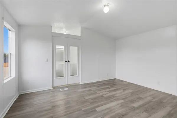 376 Rae LN, Jarrell, TX 76537