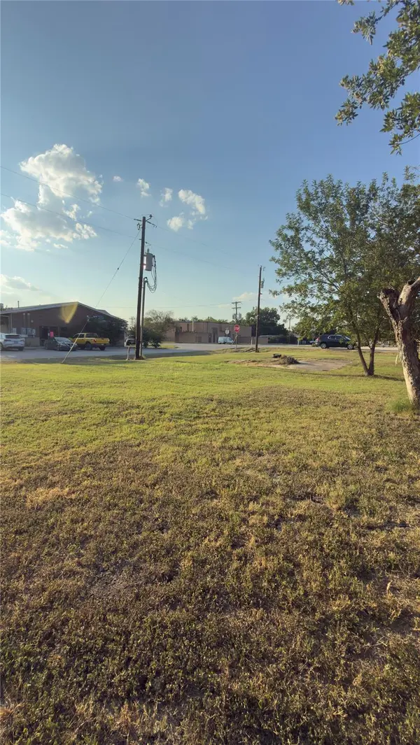 302 E Parsons ST, Manor, TX 78653