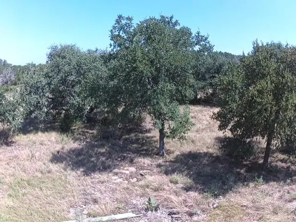 2 Pecan 2 RD, Florence, TX 76527