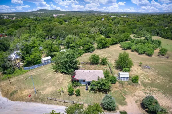 1104 S Boundary ST, Burnet, TX 78611