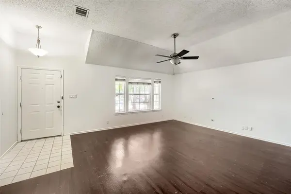 20801 Trotters LN, Pflugerville, TX 78660