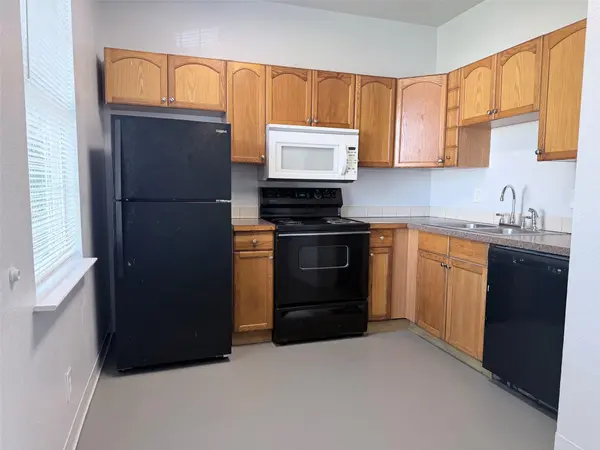 251 Zimmerman Ave #B, Bastrop, TX 78602