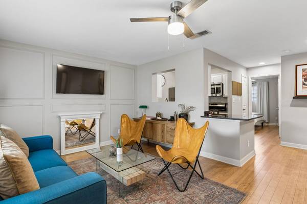 1307 Norwalk LN #203, Austin, TX 78703