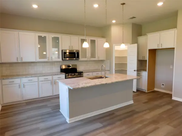 2121 WOODED RUN TRL, Georgetown, TX 78628