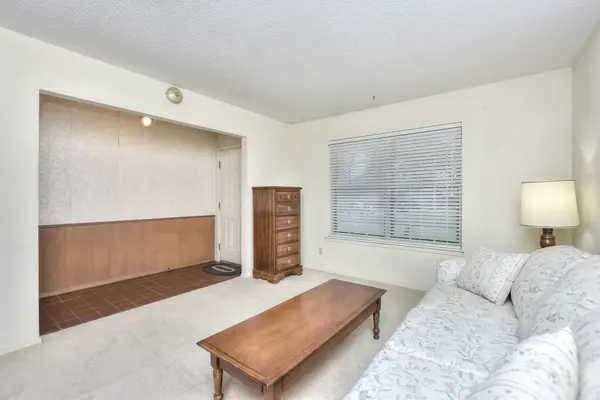 2200 Kenbridge DR, Austin, TX 78757