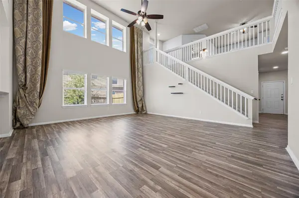 1060 Zeus CIR, Round Rock, TX 78665