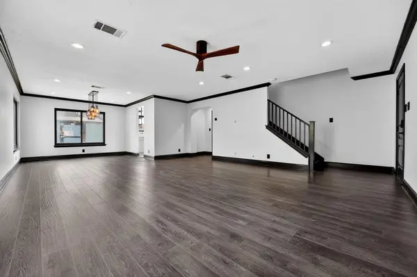 8409 Nairn DR, Austin, TX 78749