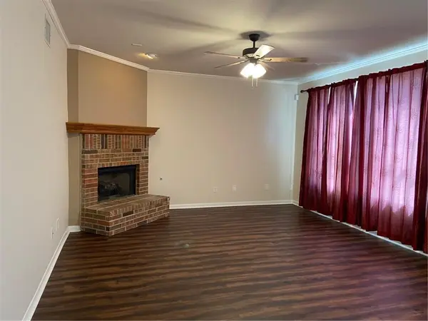 8811 Glen Canyon DR, Round Rock, TX 78681