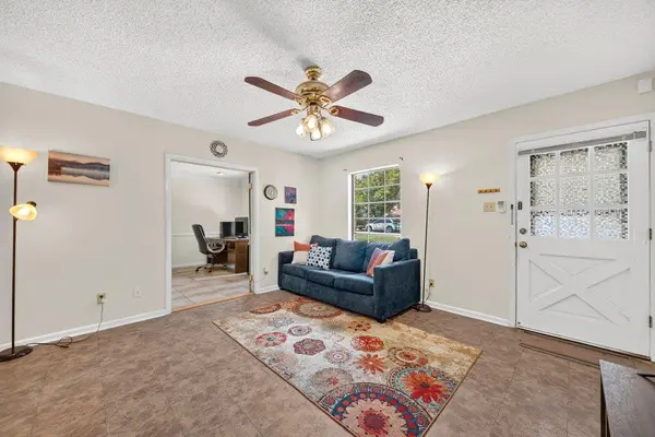213 Atascosa ST, Lockhart, TX 78644