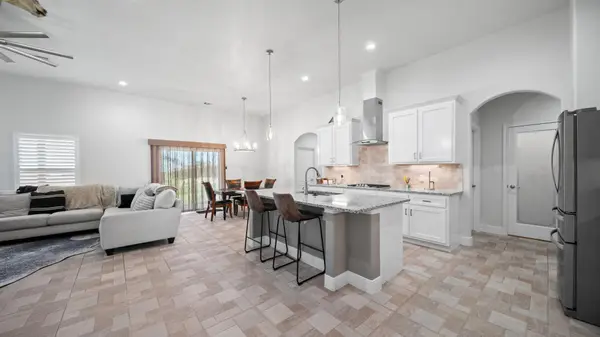 351 Firework LN, Giddings, TX 78942