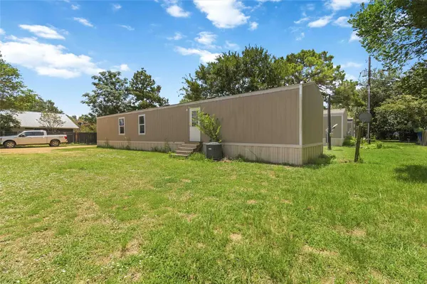 908 Turney LN, Smithville, TX 78957