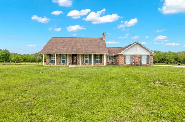 6483 Jade Ave, Port Arthur, TX 77640