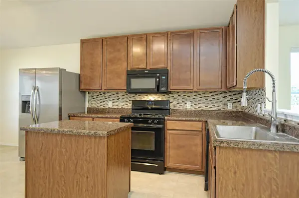 811 Encinita DR, Leander, TX 78641