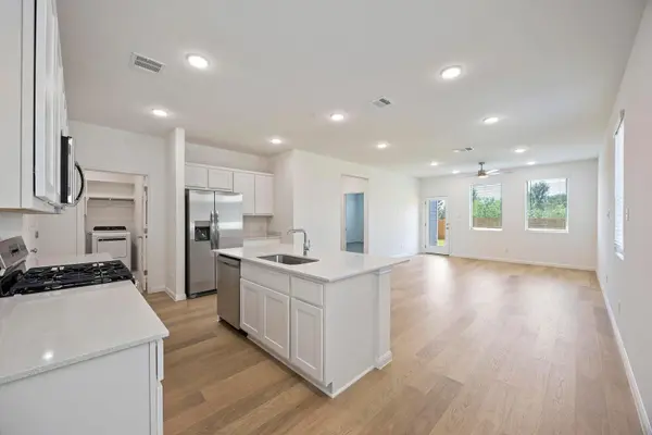 177 Hornet ST, Elgin, TX 78621