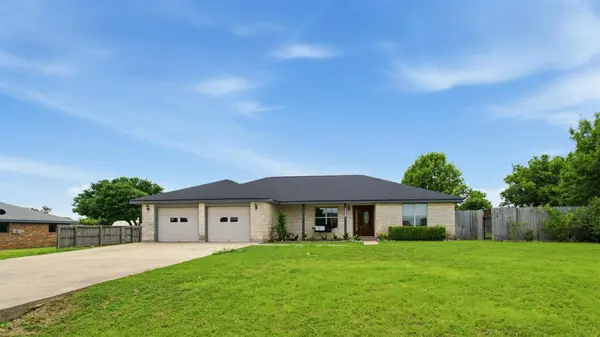 325 Meadow Valley LOOP, Jarrell, TX 76537