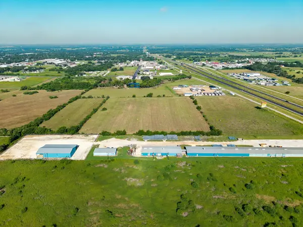 801 Huser BLVD, Schulenburg, TX 78956
