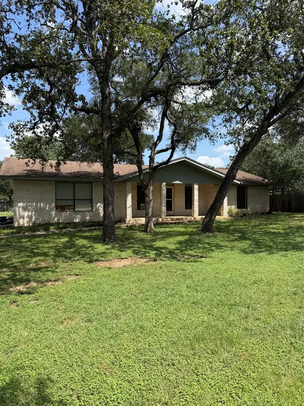 1009 Swallow DR, Manchaca, TX 78652
