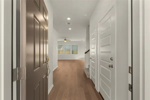 25517 Flora Bella LN, Elgin, TX 78621