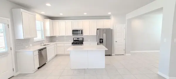 2604 Pecan Island DR, Leander, TX 78641