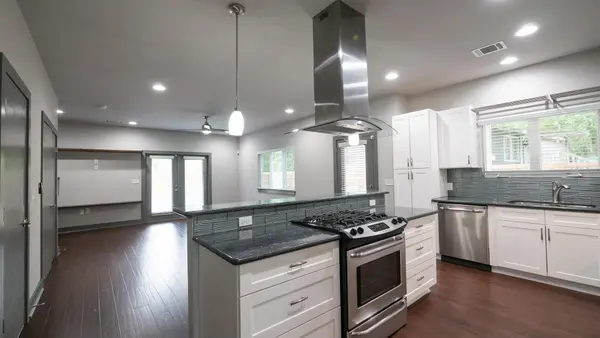 2009 Uphill LN #B, Austin, TX 78741
