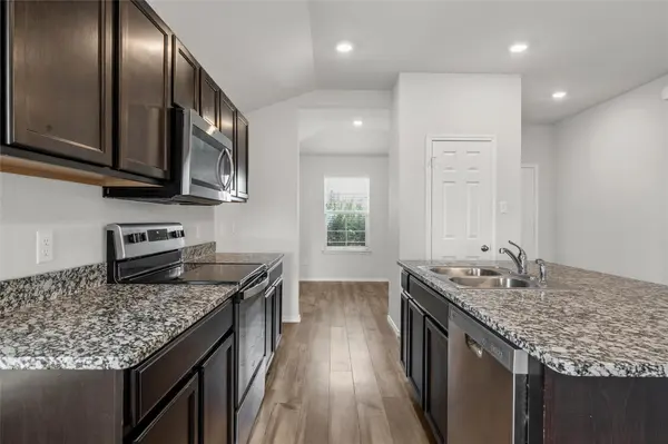 1049 Velvet CT, Troy, TX 76579