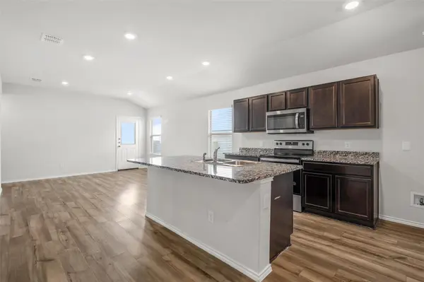 1049 Velvet CT, Troy, TX 76579