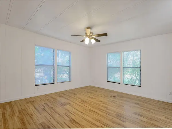 3041 Fm 671, Luling, TX 78648