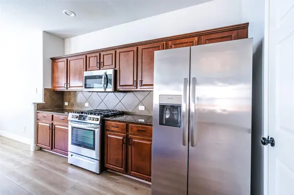 394 Verano CIR, Kyle, TX 78640