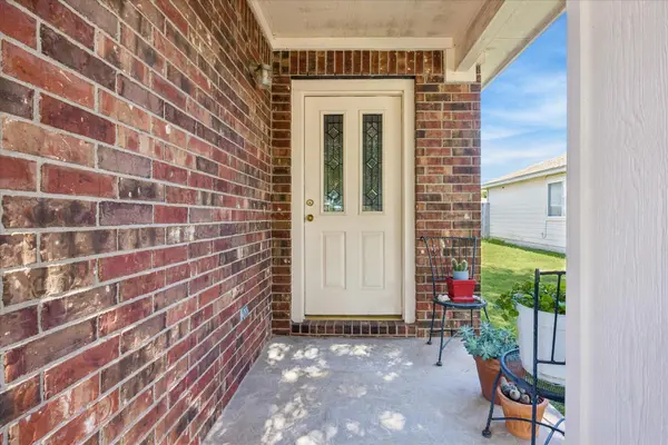 116 Quail Hollow DR, Hutto, TX 78634