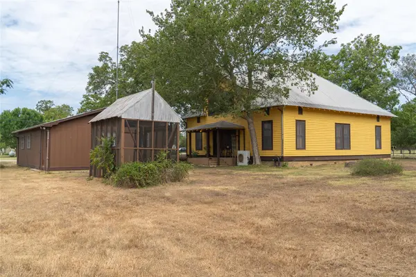 115 N Lockhart ST, Paige, TX 78659