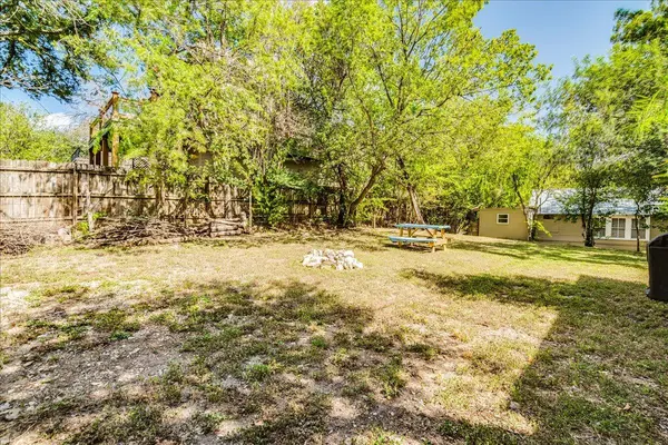 613 Peacock LN, Austin, TX 78704