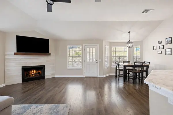 714 Newport DR, Spicewood, TX 78669