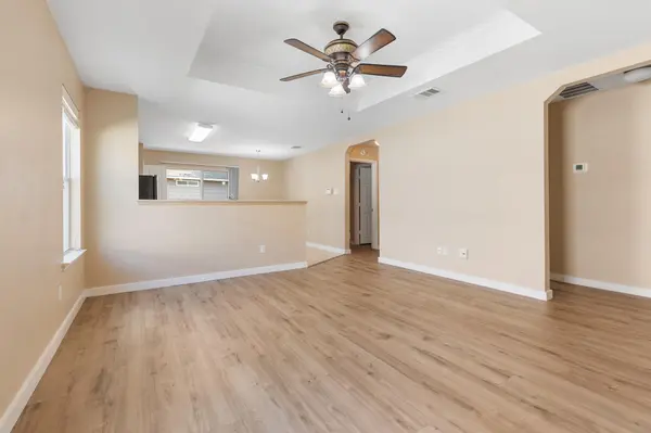 148 Grazing Horse LN, Manchaca, TX 78652