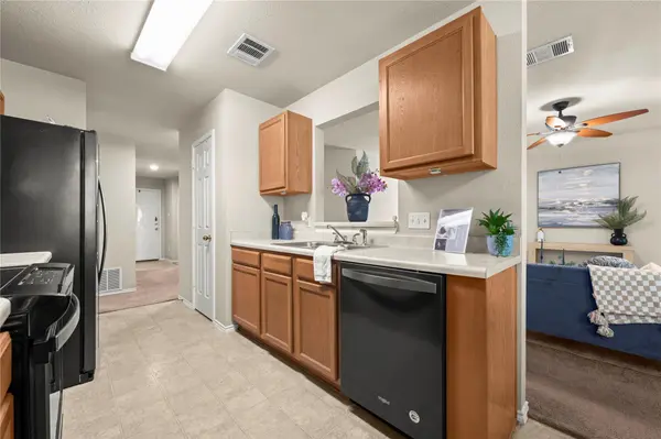 303 Liberty ST, Hutto, TX 78634