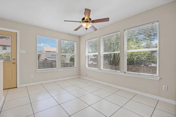 2432 Roundabout LN, Round Rock, TX 78664