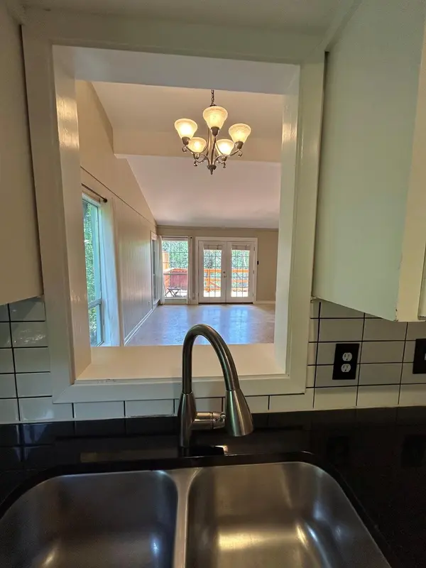1202 Double Bend Back RD, West Lake Hills, TX 78746