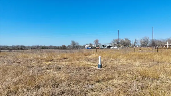 8200 Old Colony Line RD, Dale, TX 78616