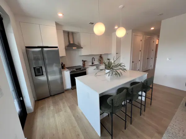 1701 Simond Ave #327, Austin, TX 78723