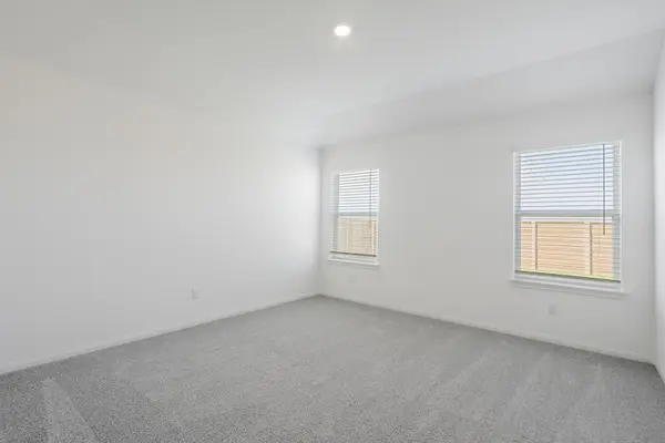 245 W Luna Blue LN, Jarrell, TX 76537