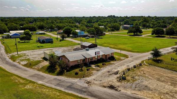 109 E 2nd ST, Rockdale, TX 76567