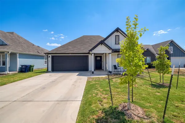 102 Johnson Draw RD, Hutto, TX 78634